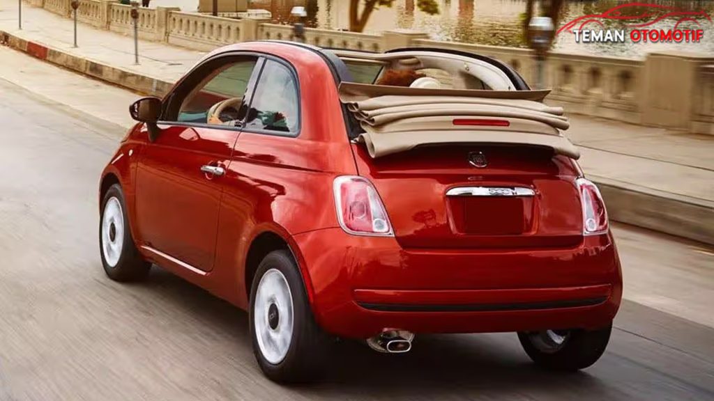Gaya Nggak Harus Gede Fiat 500C Buktikan Pesonanya!