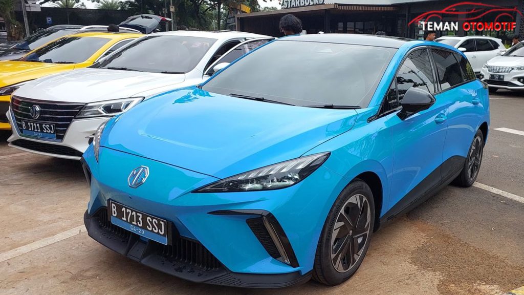 Tampil Beda Bareng MG 4 EV, Mobil Listrik Rasa Premium!