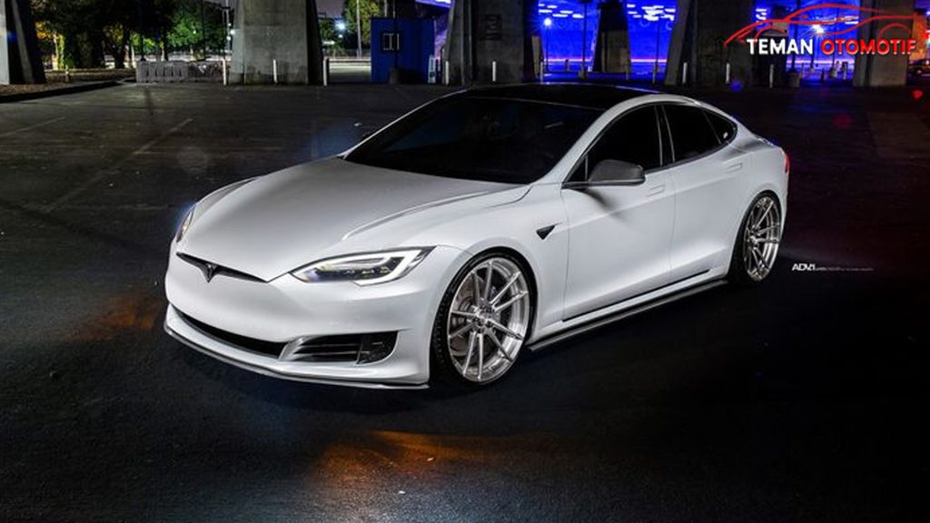 Tesla Model S Si Mobil Masa Depan yang Bikin Penasaran!