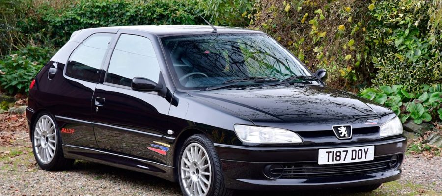 Keunikan Peugeot 306, Mobil Tua yang Masih Memikat