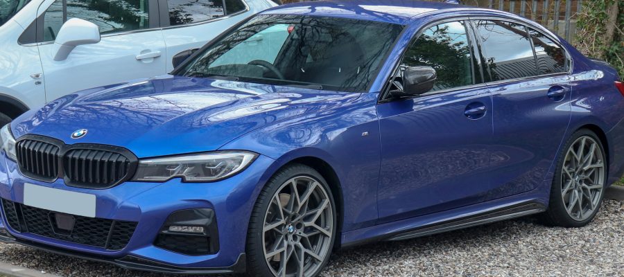 BMW Seri 3 Sedan Premium yang Terpesona