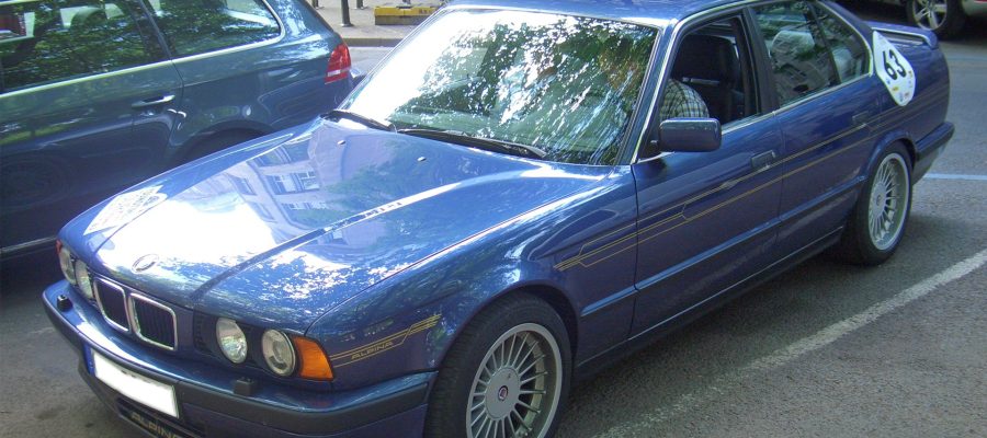 BMW Alpina B10 Mobil Eksklusif dengan Mesin Andal