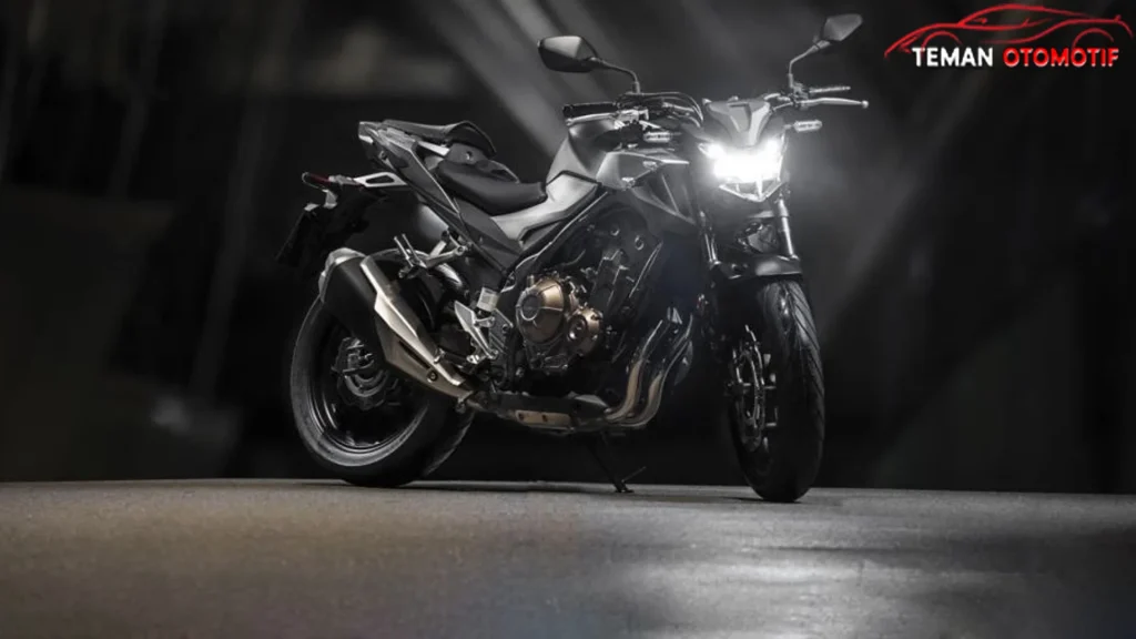 Honda CB500F Gesit di Jalan, Unik di Tongkrongan!