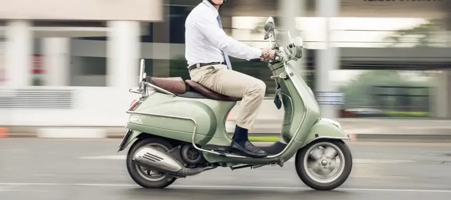 Skuter Klasik Kisah 4 Cinta Abadi dengan Besi Tua!