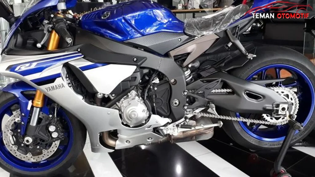 Yamaha R1 Siap Taklukkan Aspal Kekuatan Dahsyat!