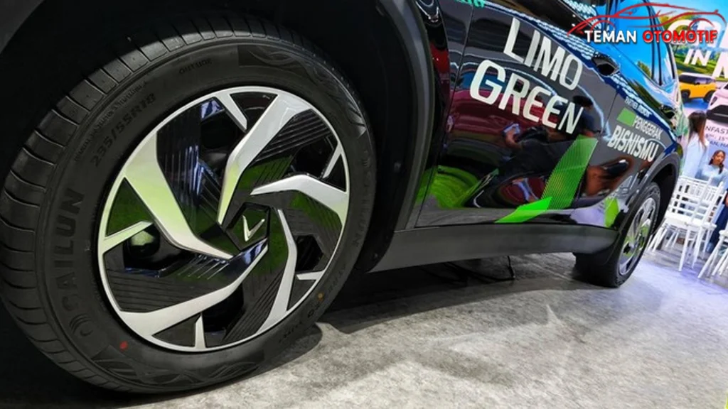 VinFast Limo: MPV Listrik Keluarga, Harga Mulai 299 Juta!