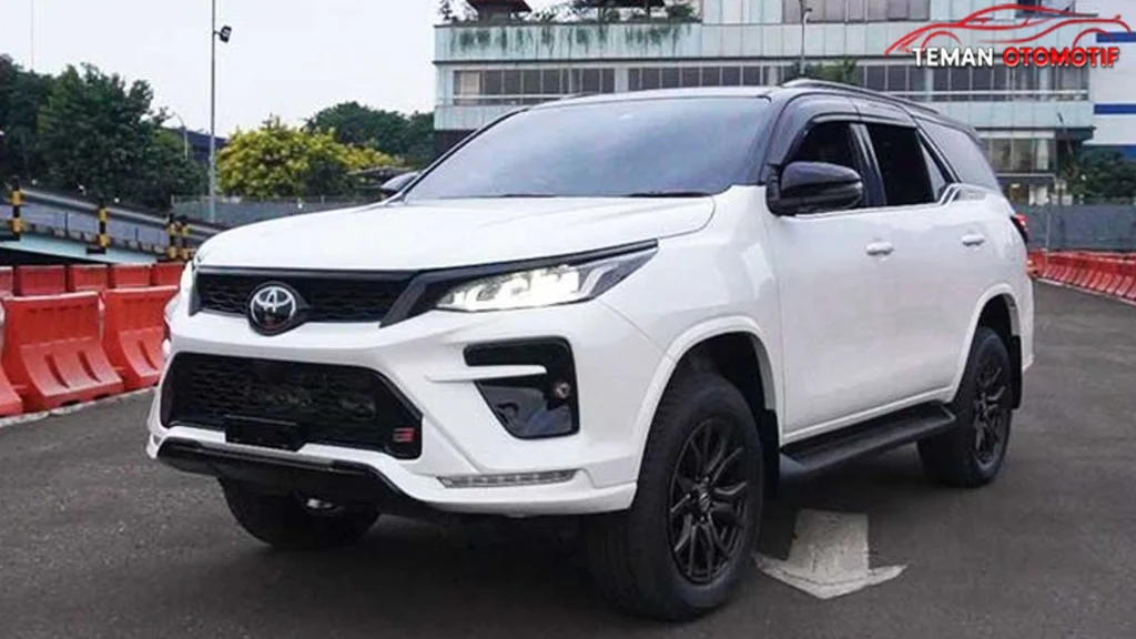 Nyicil Toyota Fortuner 3 Jutaan, Cek Baru Kreditnya